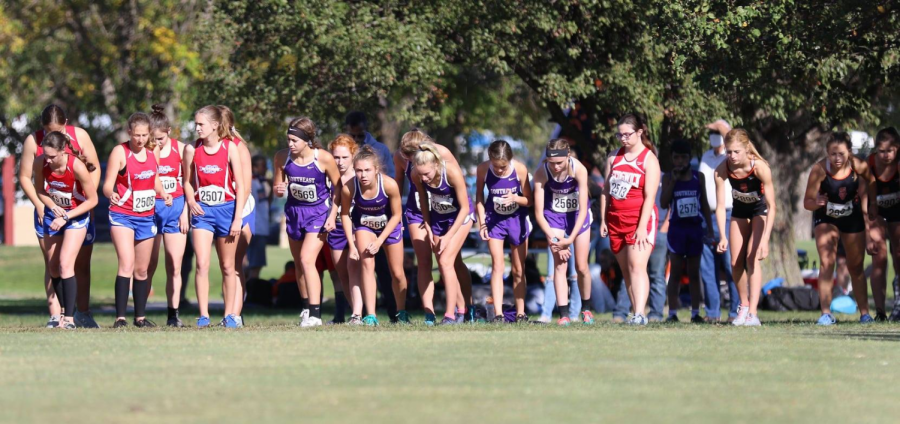 Varsity girls ready themselves for their race