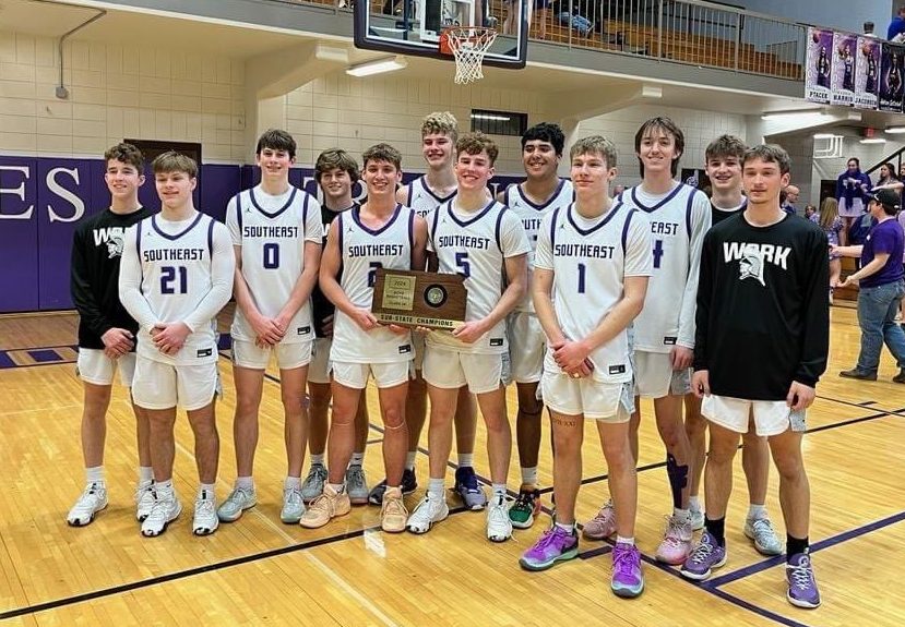 The+boys+basketball+team+with+their+Sub-State+Champions+plaque.